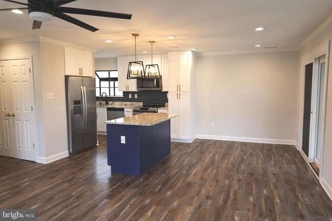 Building Photo - 15 Mariners Way