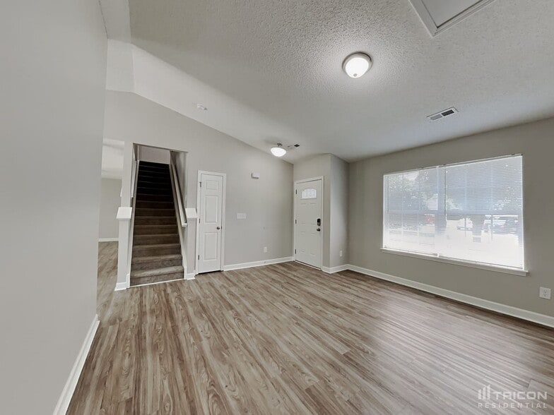 Building Photo - 3936 Far West Dr
