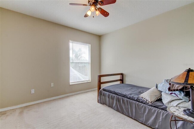 Building Photo - 9401 Woodbay Dr