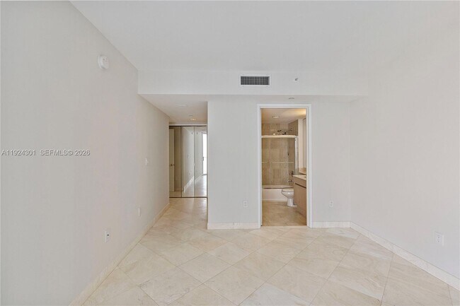 Building Photo - 18671 Collins Ave