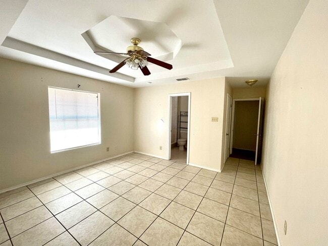Building Photo - 231 Malaga Dr
