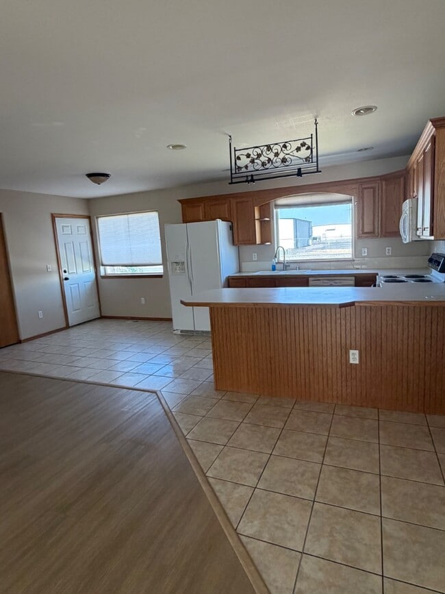 Building Photo - 301 Casi Ct