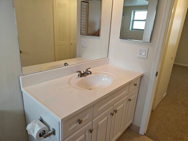 Building Photo - 8770 Royal Palm Blvd