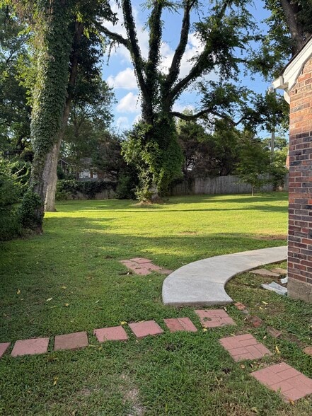 Private backyard - 5532 Knob Rd