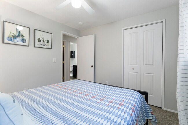 Building Photo - 12318 SE 67th Ct