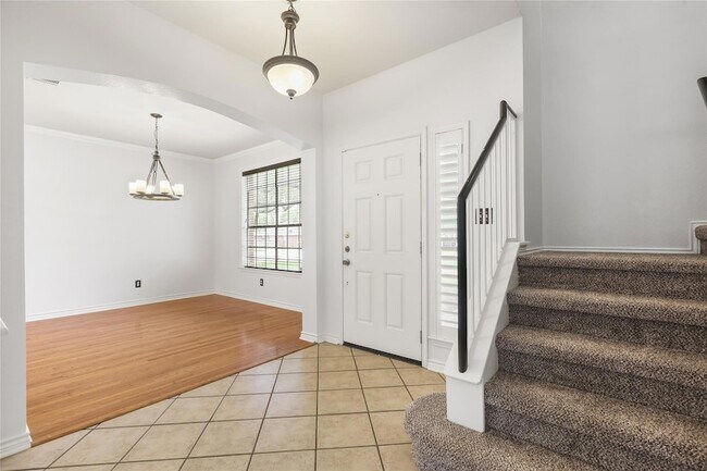 Building Photo - 2604 Stenson Dr