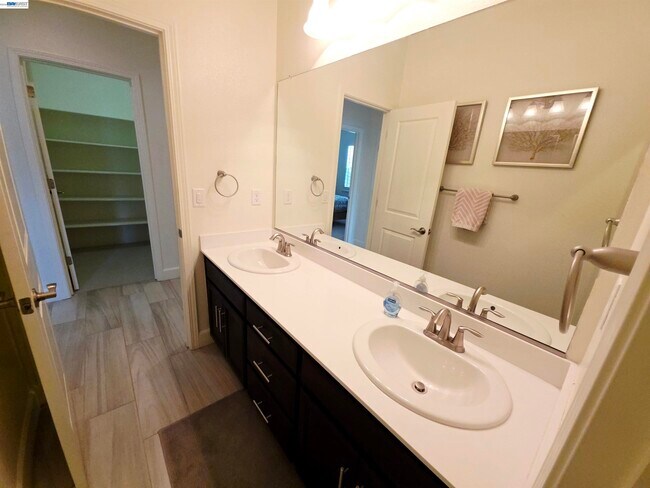 Building Photo - 2488 Remy Cantos Dr