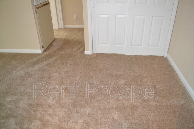 Building Photo - 4401 Thornbriar Ln