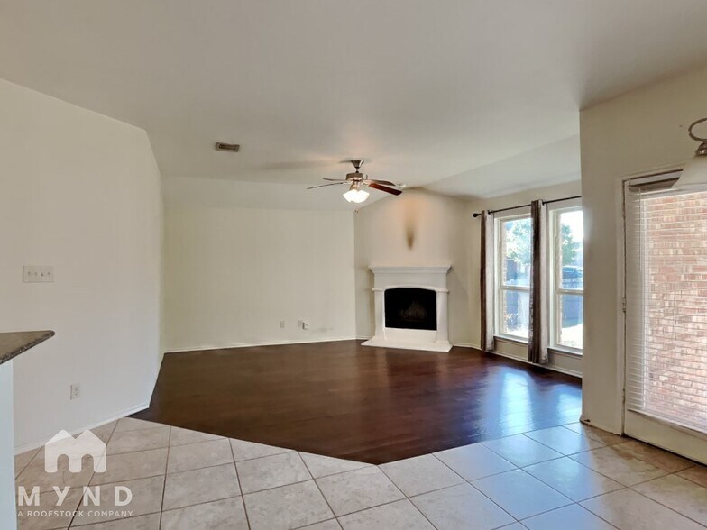 Building Photo - 5591 Coventry Drive