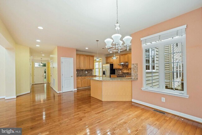 Building Photo - 7517 Lindberg Dr