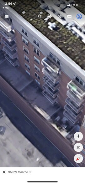 Aerial view of private terrace below middle row of balconies - 950 W Monroe St
