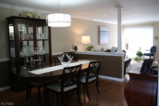 Building Photo - 18 Rosewood Ct