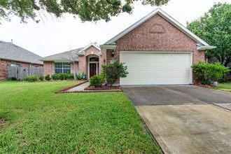 Building Photo - Gorgeous One Story Home in Sugar Land, TX