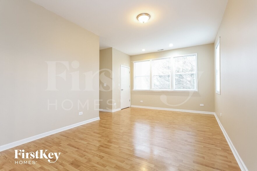 Building Photo - 217 Fairfield Dr