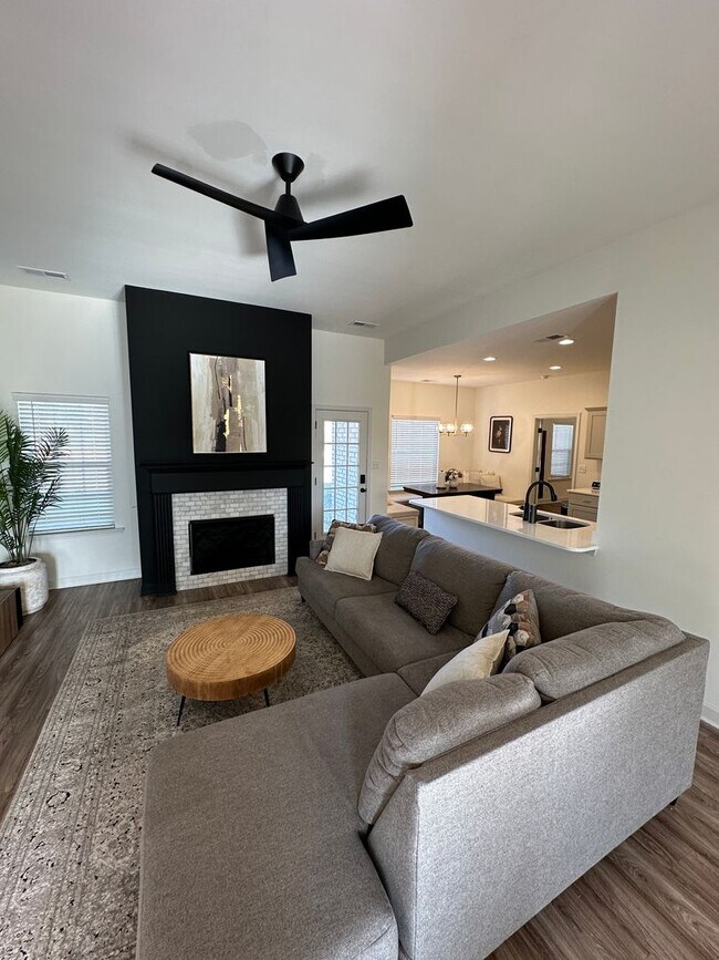Building Photo - IMMEDIATE MOVE IN!!! Beautiful 4 Bedroom/ 2 Bath in Pinewood Subdivision- Southaven