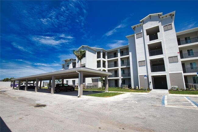 Building Photo - 12280 Wellen Golf St