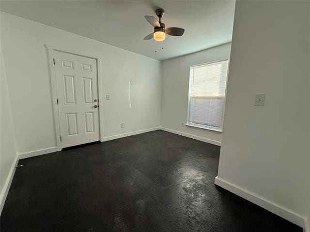 Building Photo - 1135 Holly Glen Cir