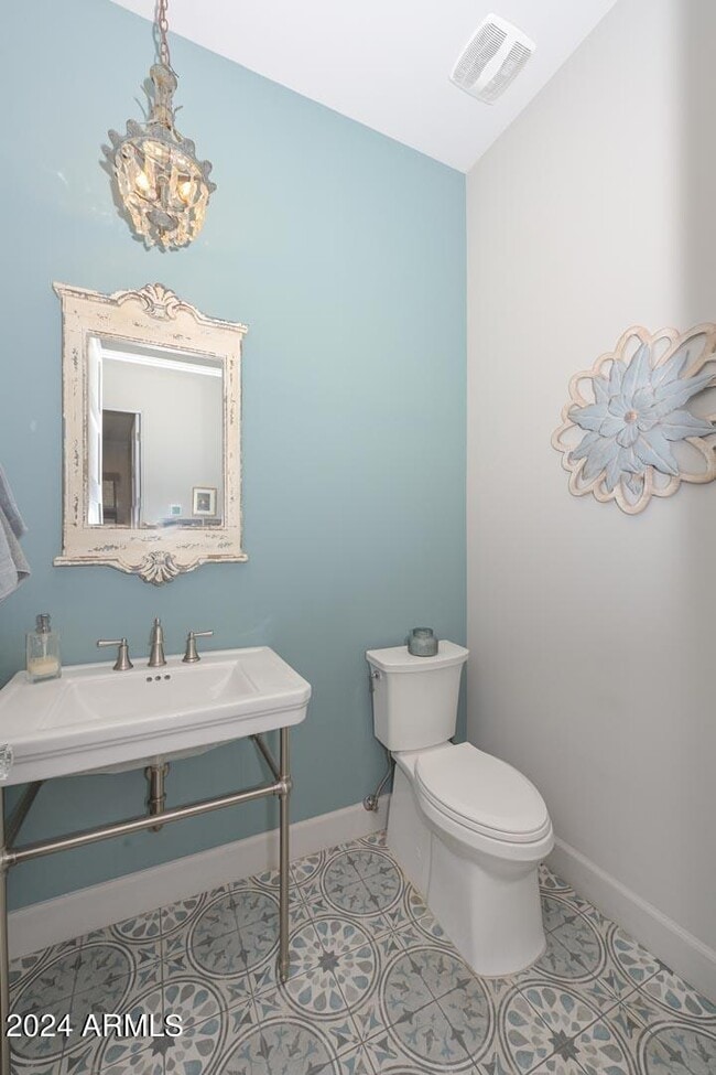 Building Photo - 5861 E Cloud Rd