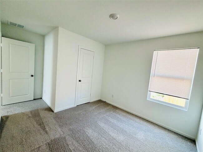 Building Photo - 449 Jones Bch Ln