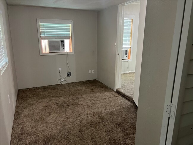 Building Photo - 810 S Brownell St