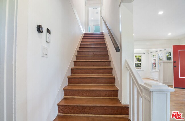 Building Photo - 1619 W 23rd St