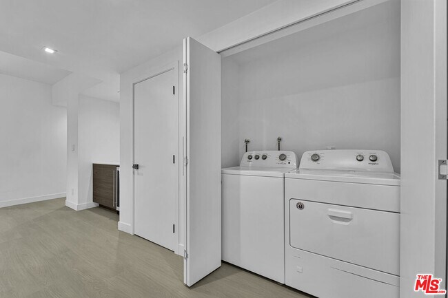 Building Photo - 10630 Wilkins Ave