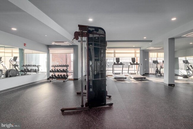 Building Photo - 2101 Washington Ave