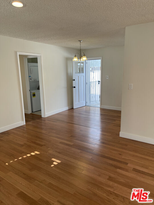 Building Photo - 10631 Tinker Ave