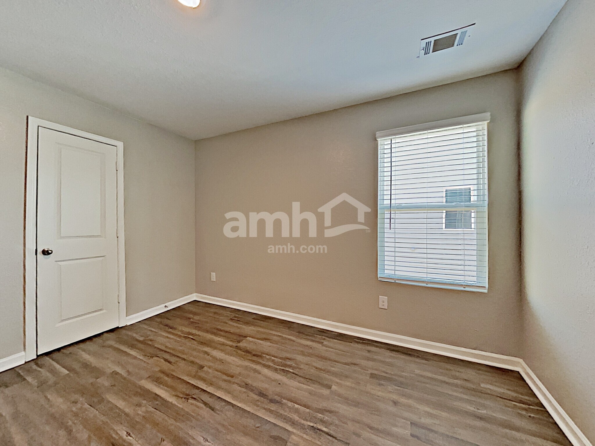 Building Photo - 3430 Ridge HillPkwy