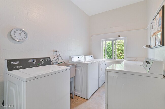 Building Photo - 223 3rd Ave S