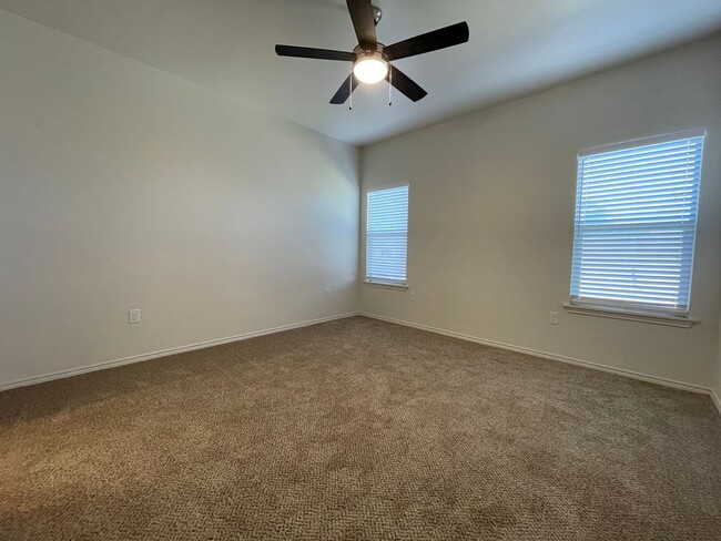 Building Photo - Beautiful New Townhome in North Lubbock Cl...