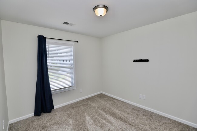 Building Photo - 17 Carriagebrook Cir