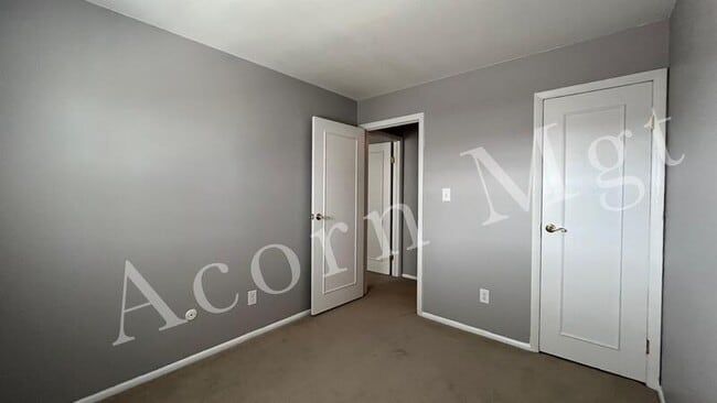 Building Photo - 73 Tarryton Court West