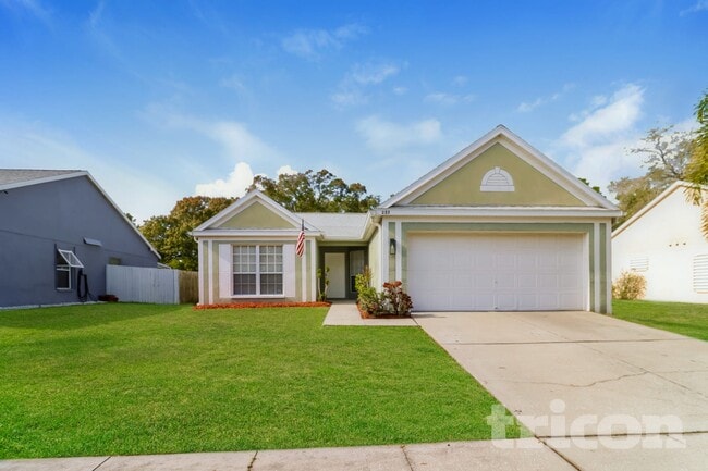 Building Photo - 233 Lakeway Ln