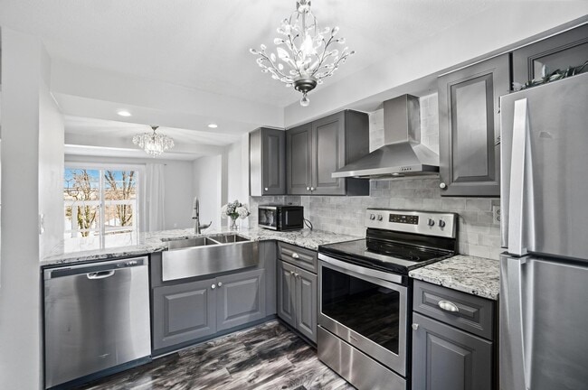 Building Photo - 315 Western Ave