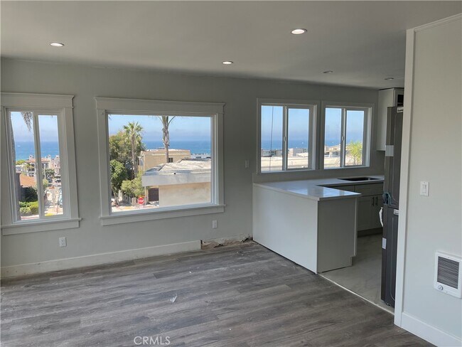 Building Photo - 223 24th St