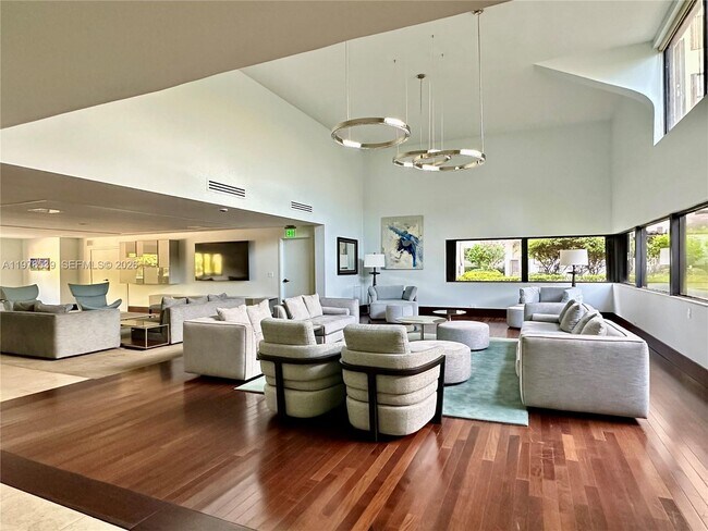 Building Photo - 251 Crandon Blvd