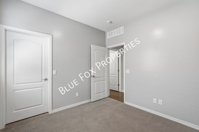 Building Photo - 8670 N Genoa Ct