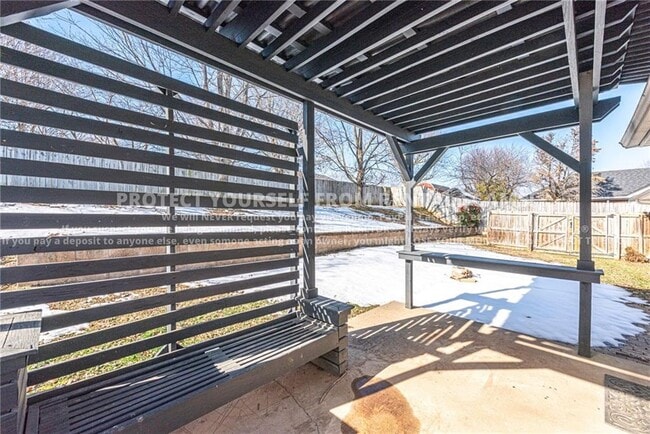 Building Photo - 4986 N Indian Oaks Trail