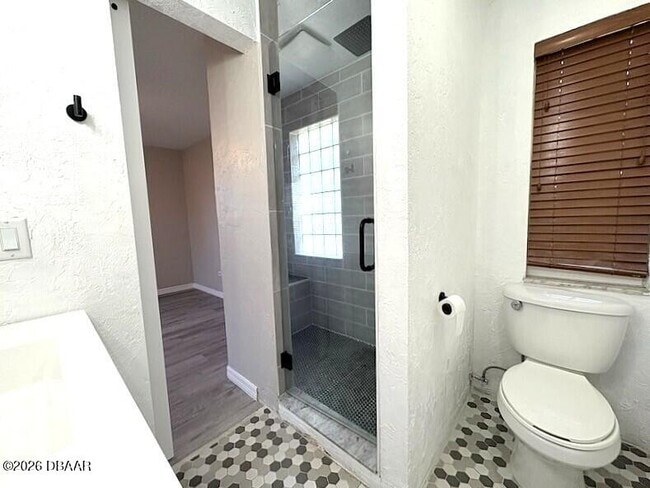 Building Photo - 2353 Florida Blvd