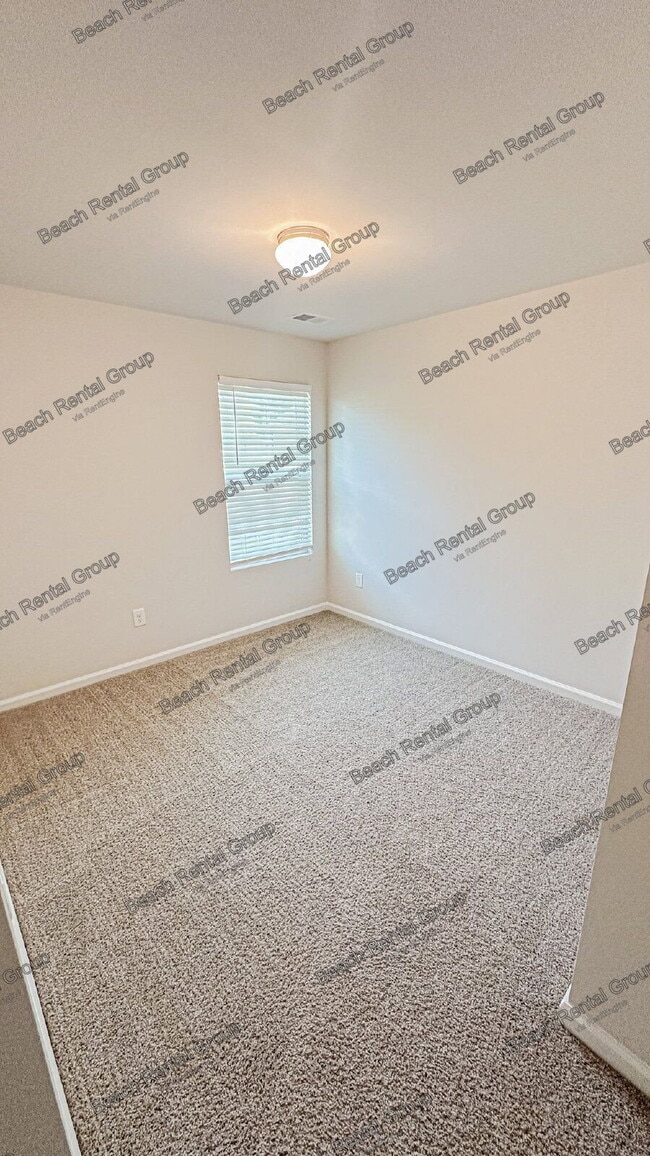 Building Photo - 166 Foxford Dr