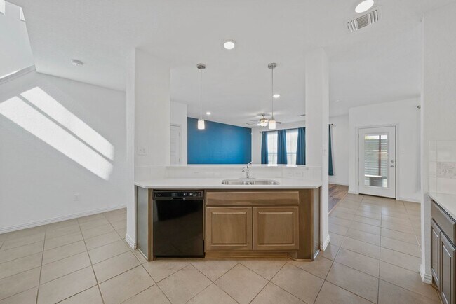 Building Photo - 9683 Shorebird Ln