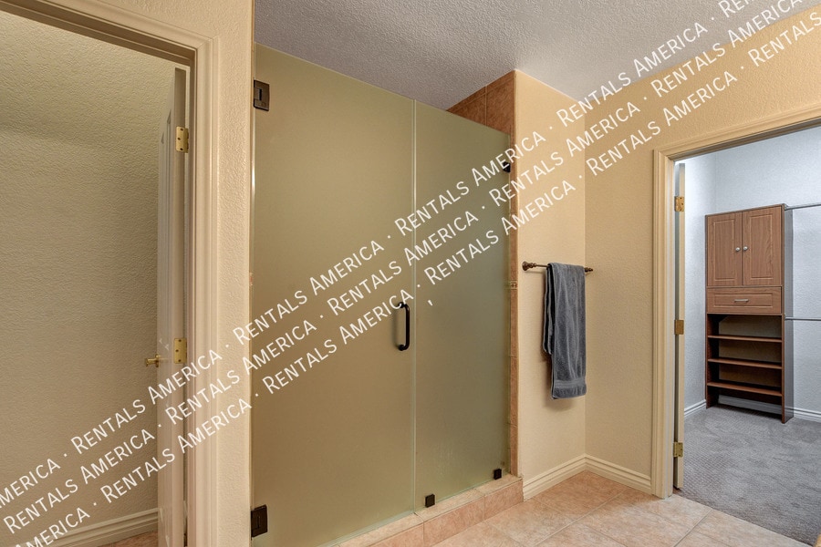 Building Photo - 8960 Echo Ridge Dr