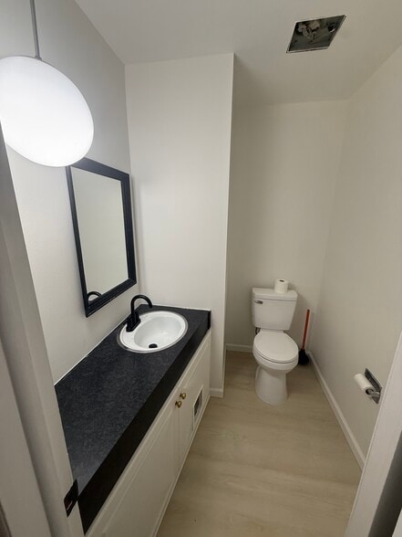 Building Photo - 509 E University Dr