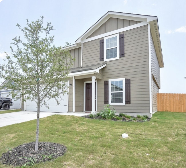 Building Photo - Three Bedroom Home in Converse