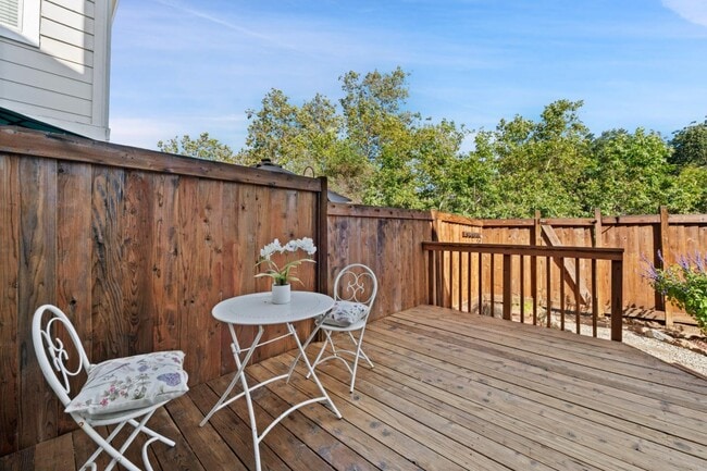 Building Photo - 1545 Camden Village Cir