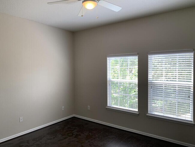 Building Photo - 10371 Lake District Ln