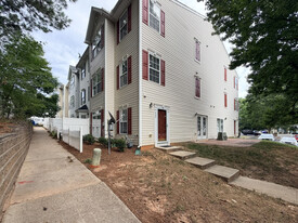 Building Photo - 3021 Barrymore St