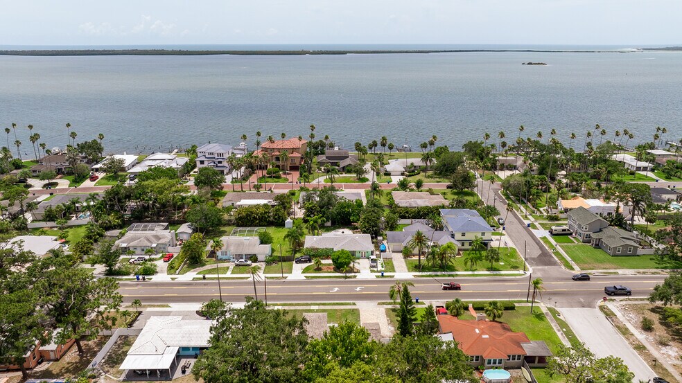 Building Photo - 1579 Bayshore Blvd