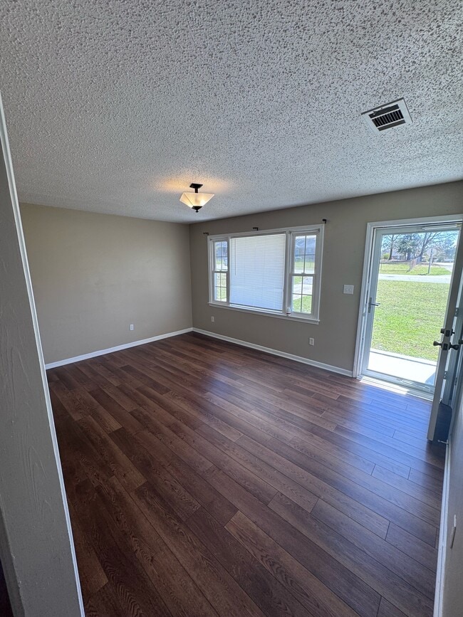 Building Photo - 112 Ashcroft Dr